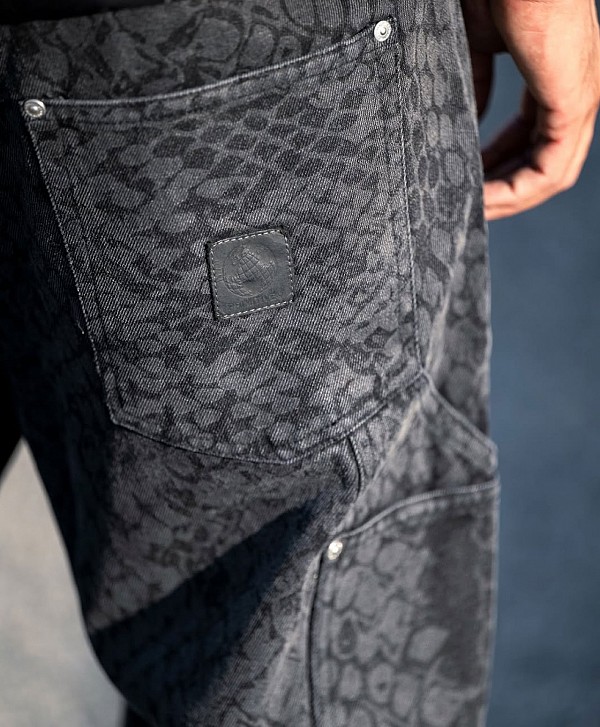 PRIMITIVE SCALES CARPENTER PANTS BLACK