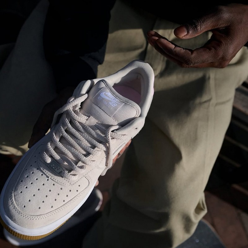 NIKE SB AIR FORCE 1 LOW LIGHT OREWOOD BROWN/PINK FOAM