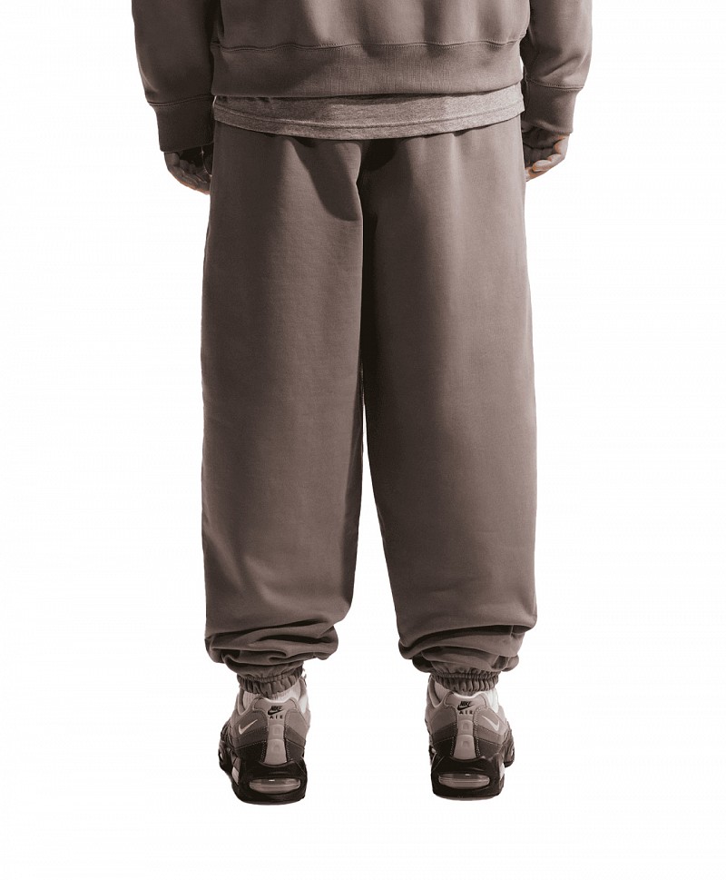 NIKE LIFE SOLO SWOOSH CUFFED FLEECE PANTS MINK BROWN/WHITE