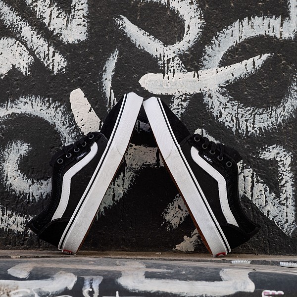 VANS CHUKKA LOW SIDESTRIPE BLACK/WHITE